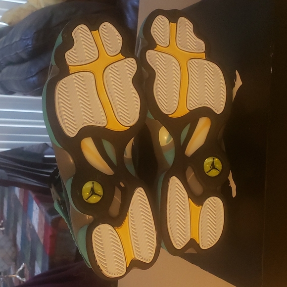 Jordan 6 Rings - Picture 5 of 5